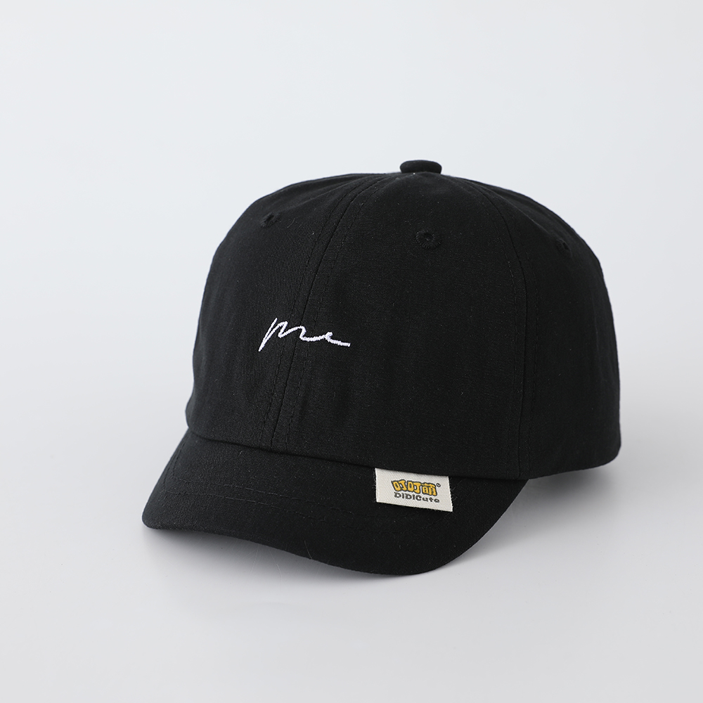 Embroidery Cap - قبعة بيسبول صغيرة بتصميم حرف M