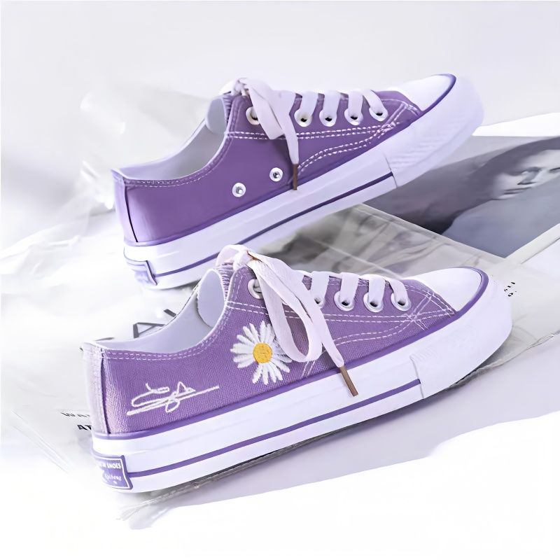 Embroidery Canvas - أحذية قماشية نسائية مطرزة بالكريزانثيم، أحذية