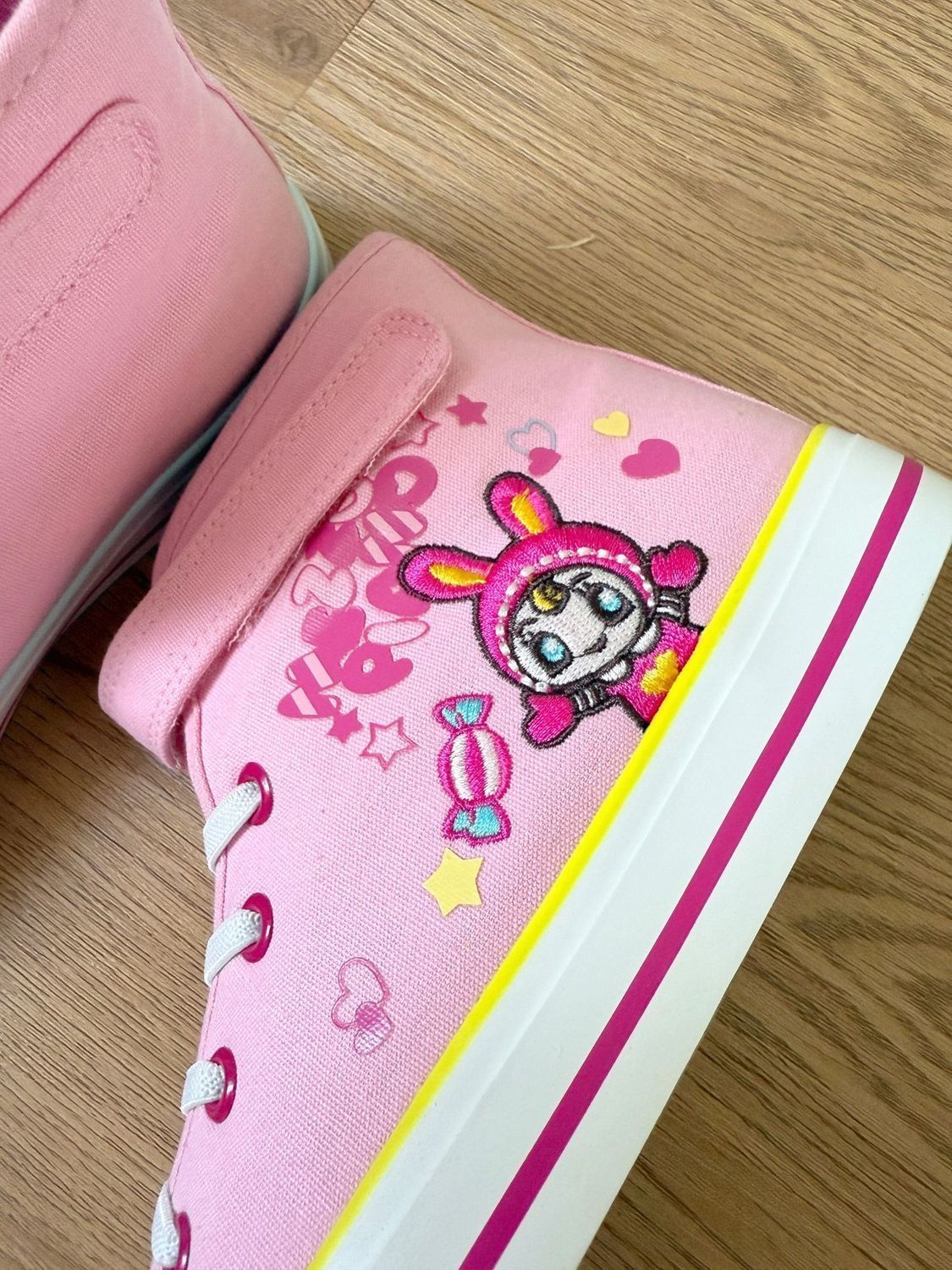 أحذية قماشية جديدة للربيع والخ - مراجعة Embroidery Canvas وسعره